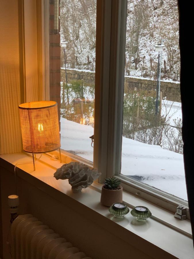 Tree Top Hill - The Old Station House - Bastad Holiday Apartments Bagian luar foto
