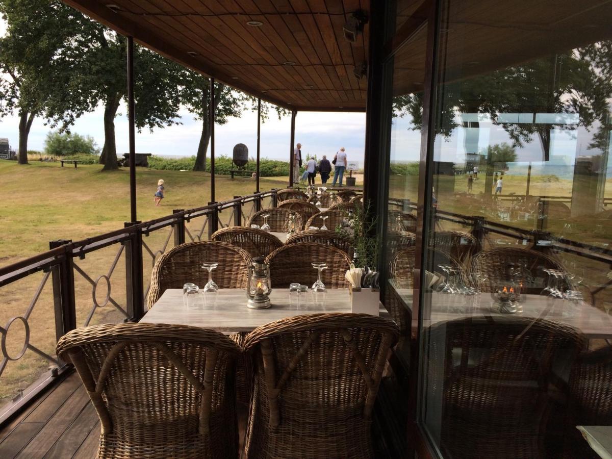 Tree Top Hill - The Old Station House - Bastad Holiday Apartments Bagian luar foto